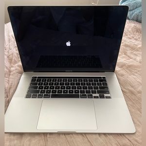 Apple MacBook Pro 16" (512GB SSD, Intel Core i7 9th Gen., 2.60 GHz, 16GB) Laptop